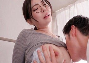 นักเรียนร้องขออาจารย์ Rei Kamiki แอบเข้าไปในห้องส่วนตัวของเขา