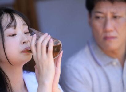 หลานสาวเชิญลุงเก่าให้พยายามกระตุ้นความรักไปสู่จุดสูงสุด