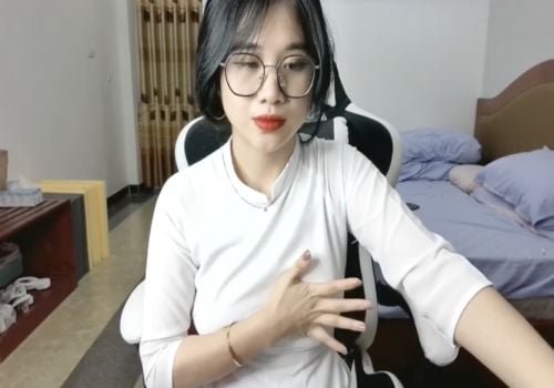 เพื่อที่จะเปลี่ยนชีวิตของหมีให้แสดงความดีที่สุดของเขาทางออนไลน์