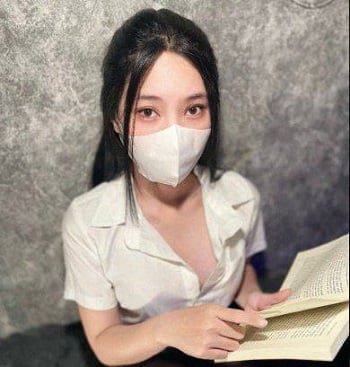 นักเรียนทำการสอบอย่างกระตือรือร้นที่จะดูแลครู