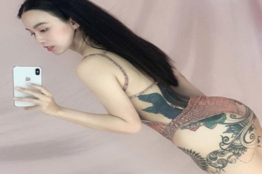 Linh Miu แสดงช่วงเวลาที่ร้อนแรงในคลิปส่วนตัว 18+