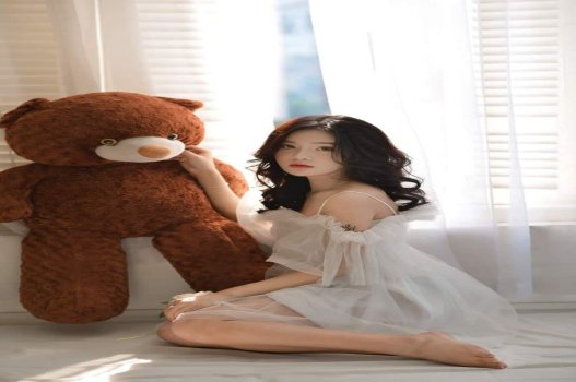 Thu Ngo ค้นพบความสุขเป็นครั้งแรกกับแฟนของเธอ