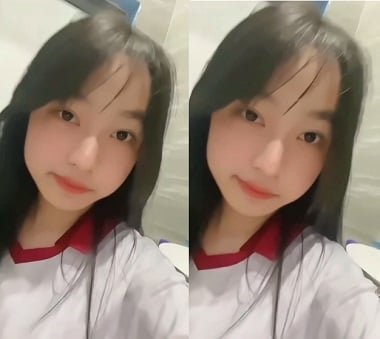 Thu Phuong อาบน้ำในห้องน้ำ